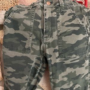 Universal Thread high rise straight classic cargo